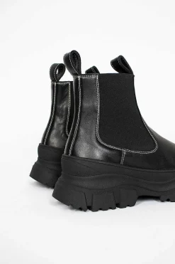 Fabulous Boot Black