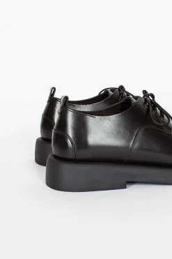 Gommello Derby Black