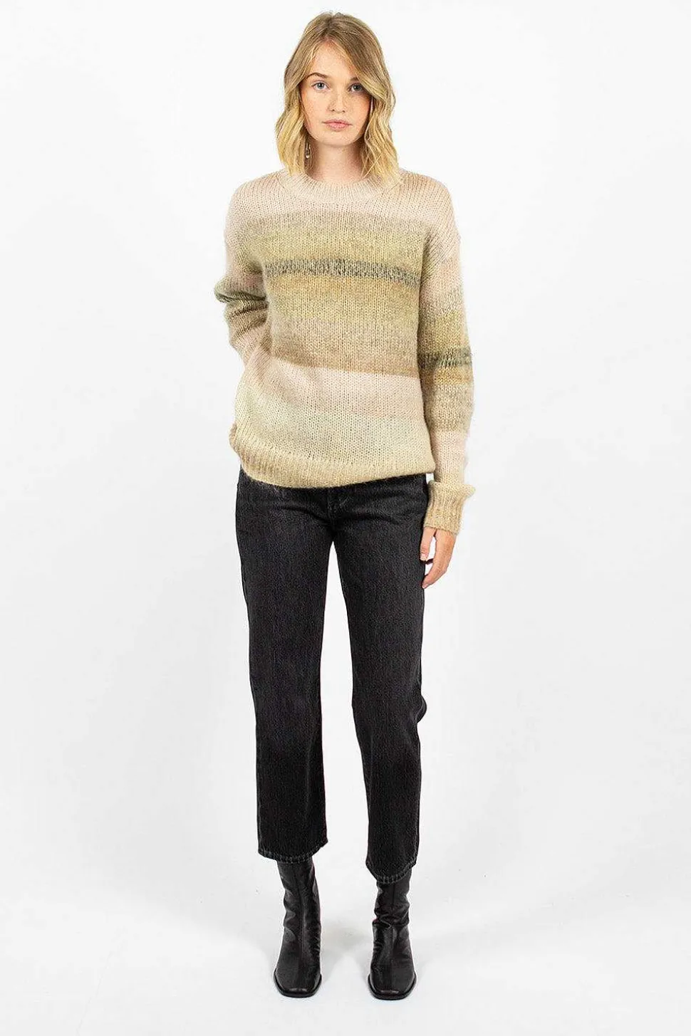 Gradient Crew Neck Knit
