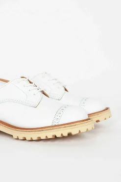 Linda Aniline White Tramper