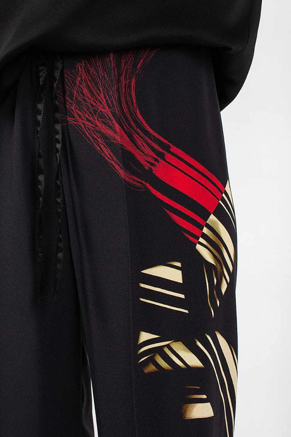 Printed Leg Pant Black