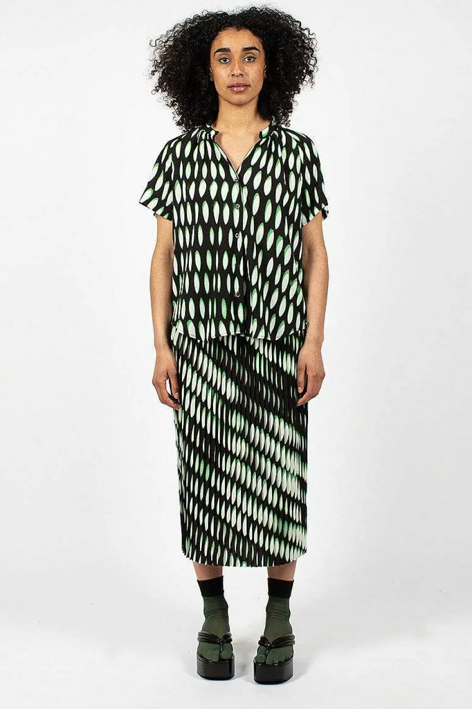 V-Neck Shirt Black/Green
