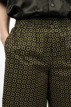 Weekend Short Black/Green