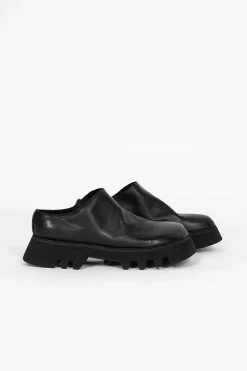 Zo01V Sabot Slip-On